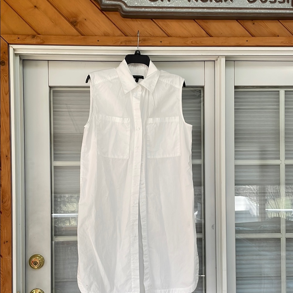 Banana Republic Sleeveless White Button-Up Shirt Dress. Medium.